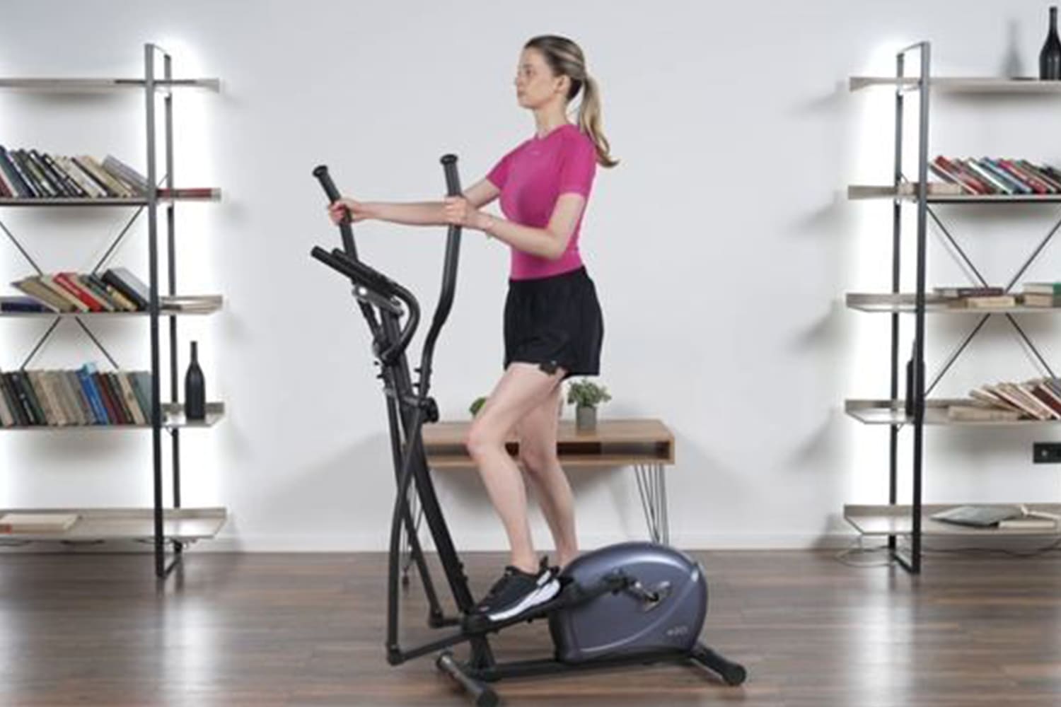 Видеообзор эллиптического тренажера CARBON FITNESS E20