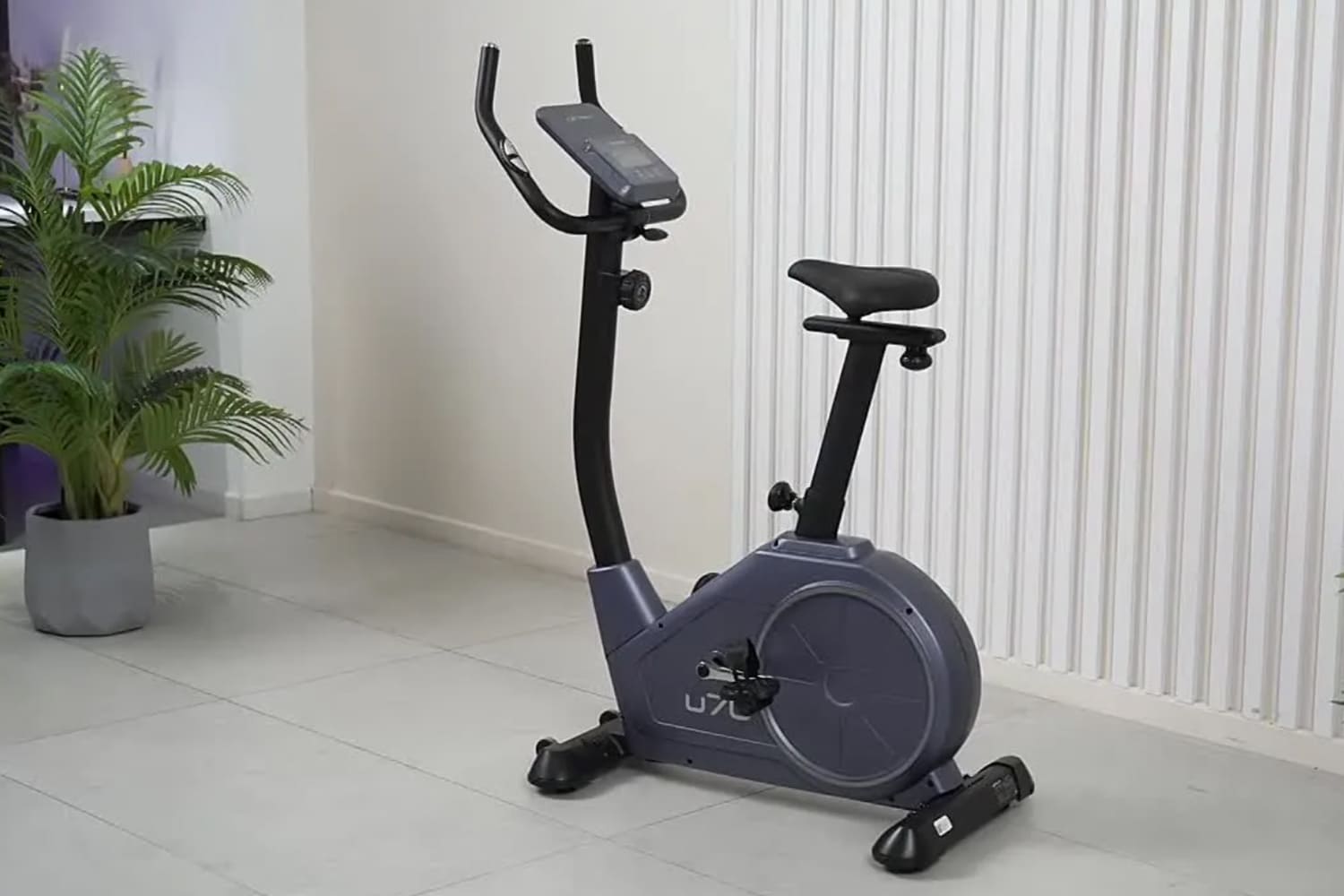 Видеообзор велотренажера CARBON FITNESS U70