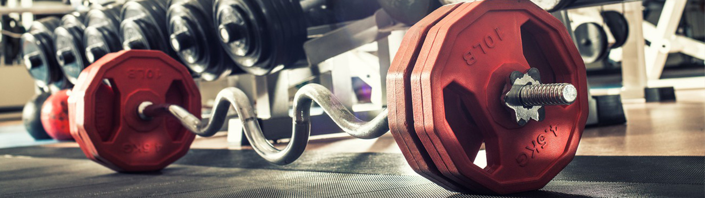 Силовые тренировки дома: Почему гири и эспандеры бьют рекорды продаж в 2026