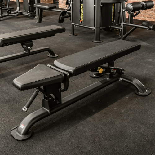 Универсальная регулируемая скамья профессиональная BRONZE GYM BR-1004