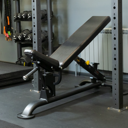 Универсальная регулируемая скамья профессиональная BRONZE GYM BR-1004