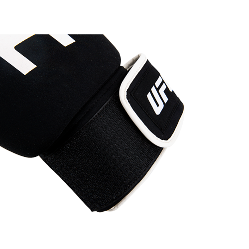 UFC Перчатки для бокса и ММА черные/белые - REG