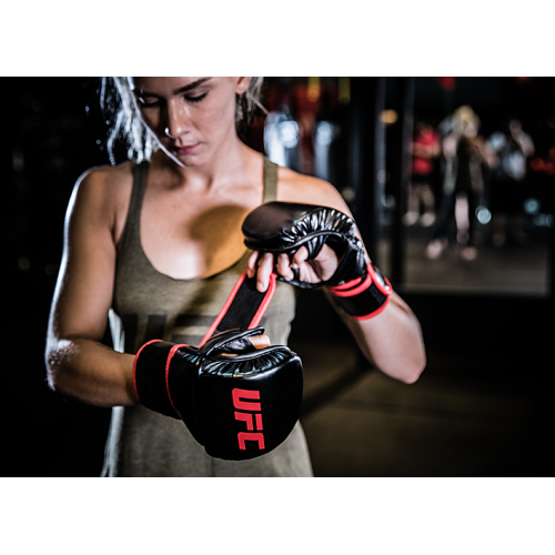 UFC Перчатки MMA для спарринга 8 унций черные S/M